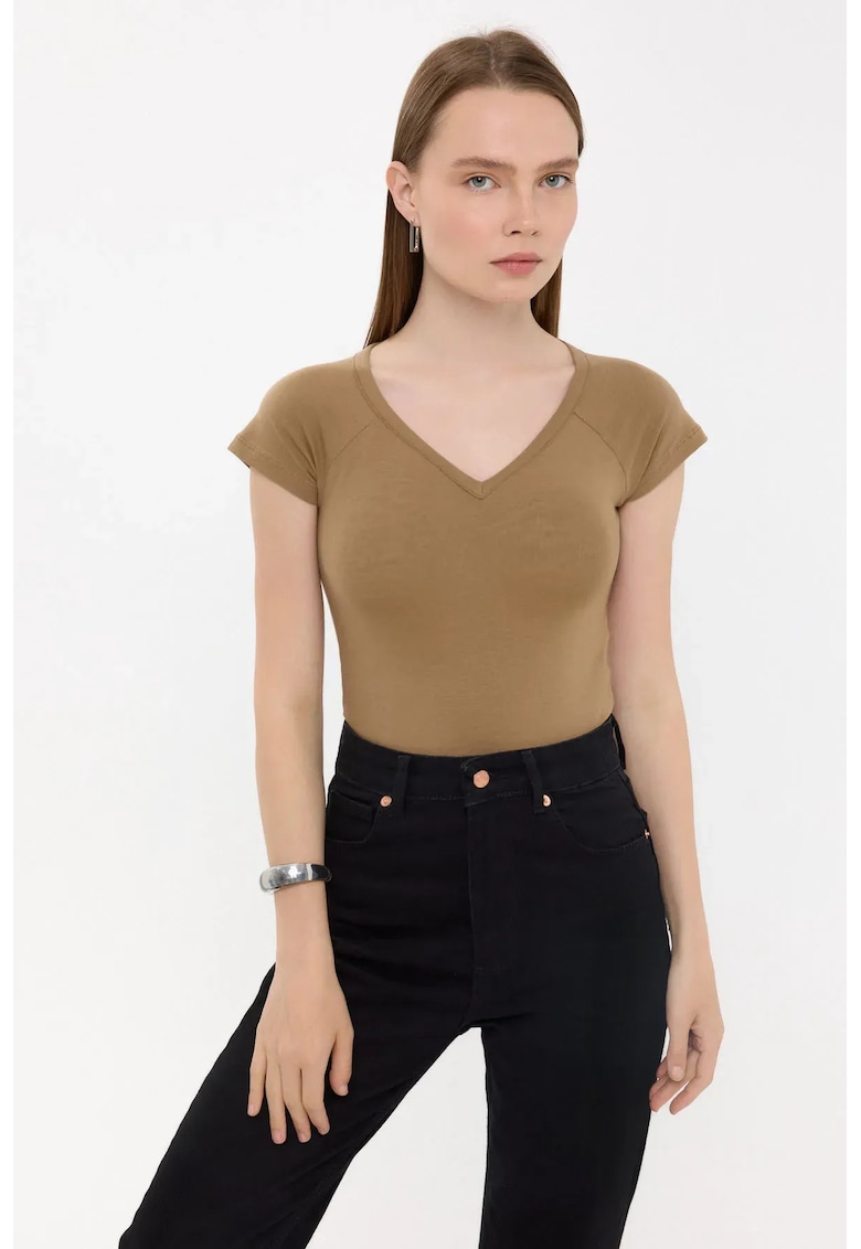 Tricou dama - basic - maneca scurta - decolteu in V - maro - bumbac