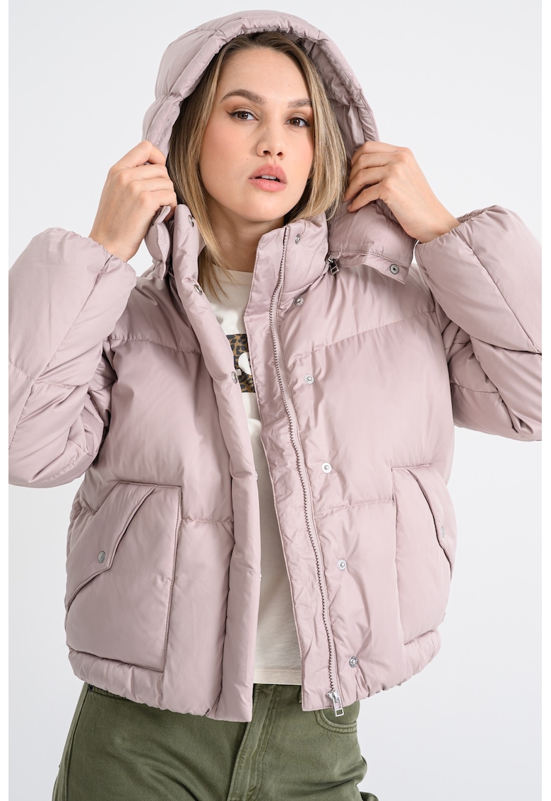 Geaca cu umplutura de puf si gluga