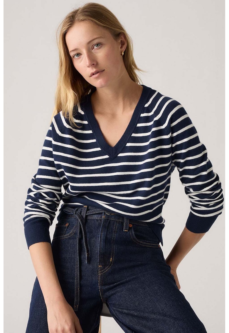 Pulover cu dungi si decolteu in V