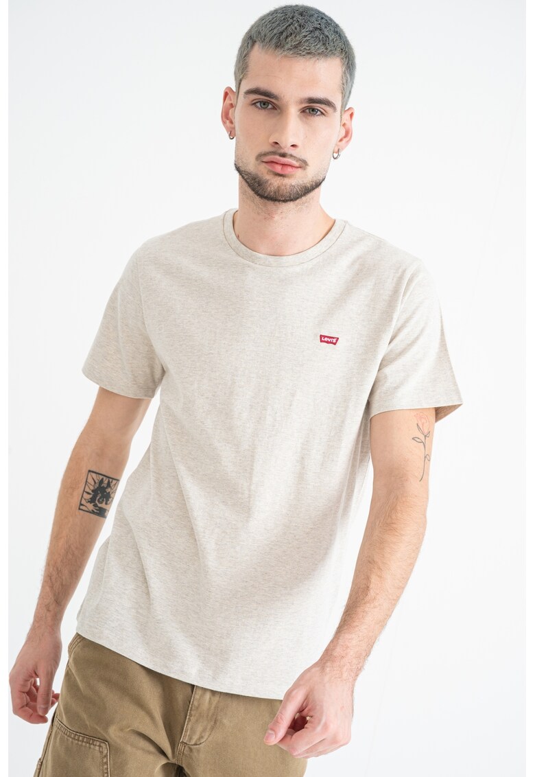 Tricou cu decolteu la baza gatului