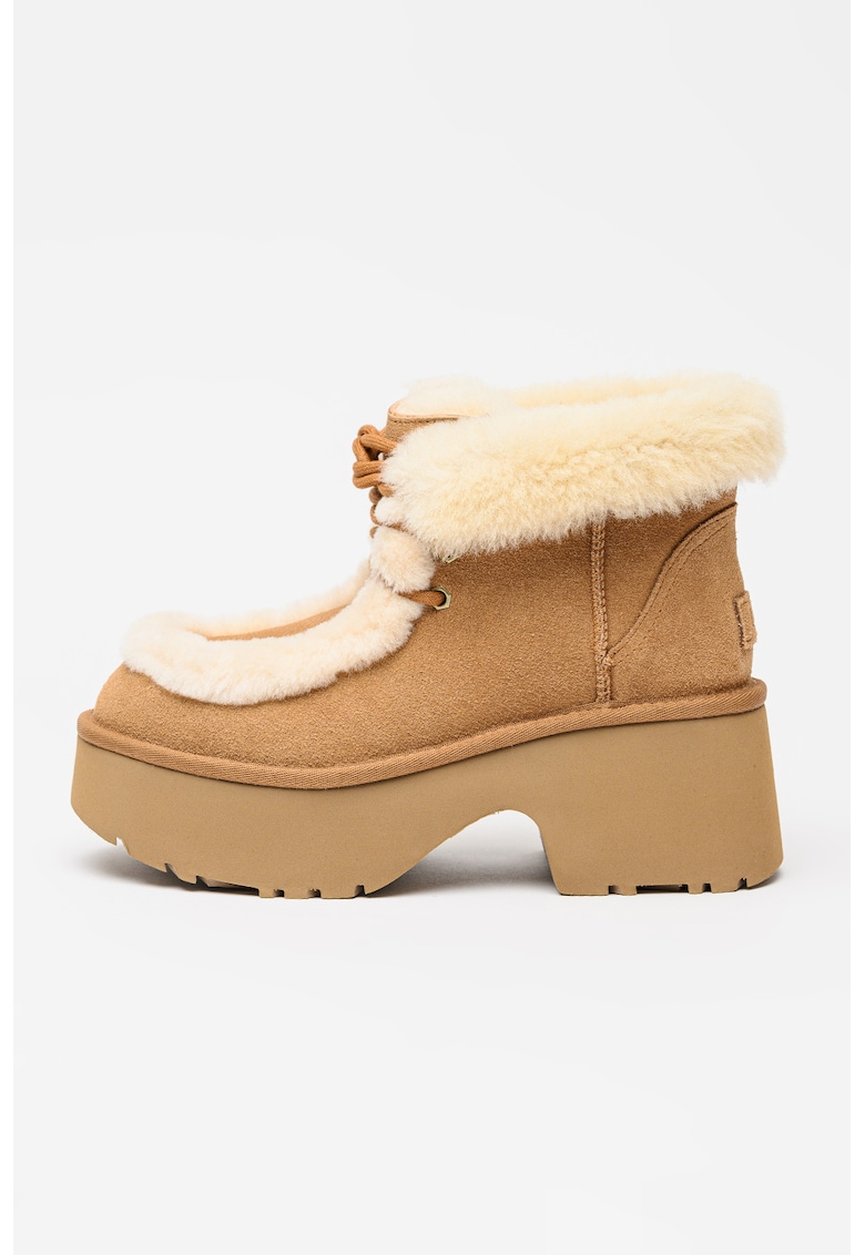 Ghete cu toc masiv si sireturi Essme