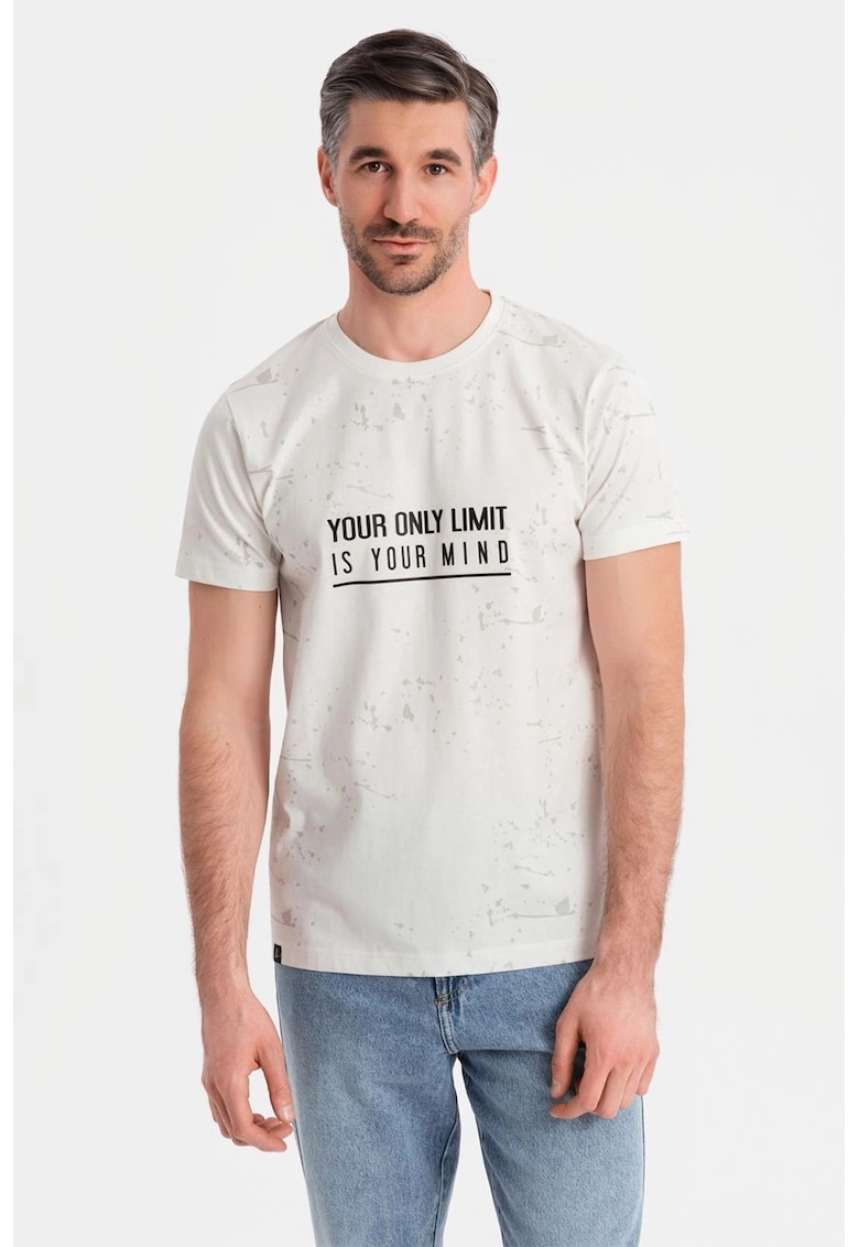 Tricou cu imprimeu si decolteu la baza gatului