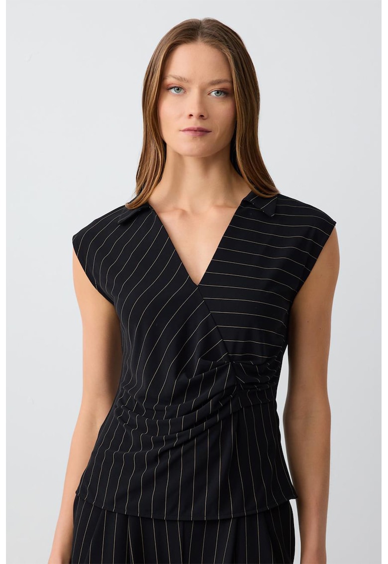 Bluza cu decolteu in V si dungi Bluza cu decolteu in V si dungi