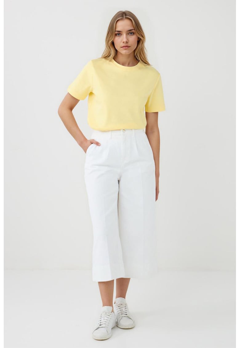 Pantaloni capri cu croiala ampla