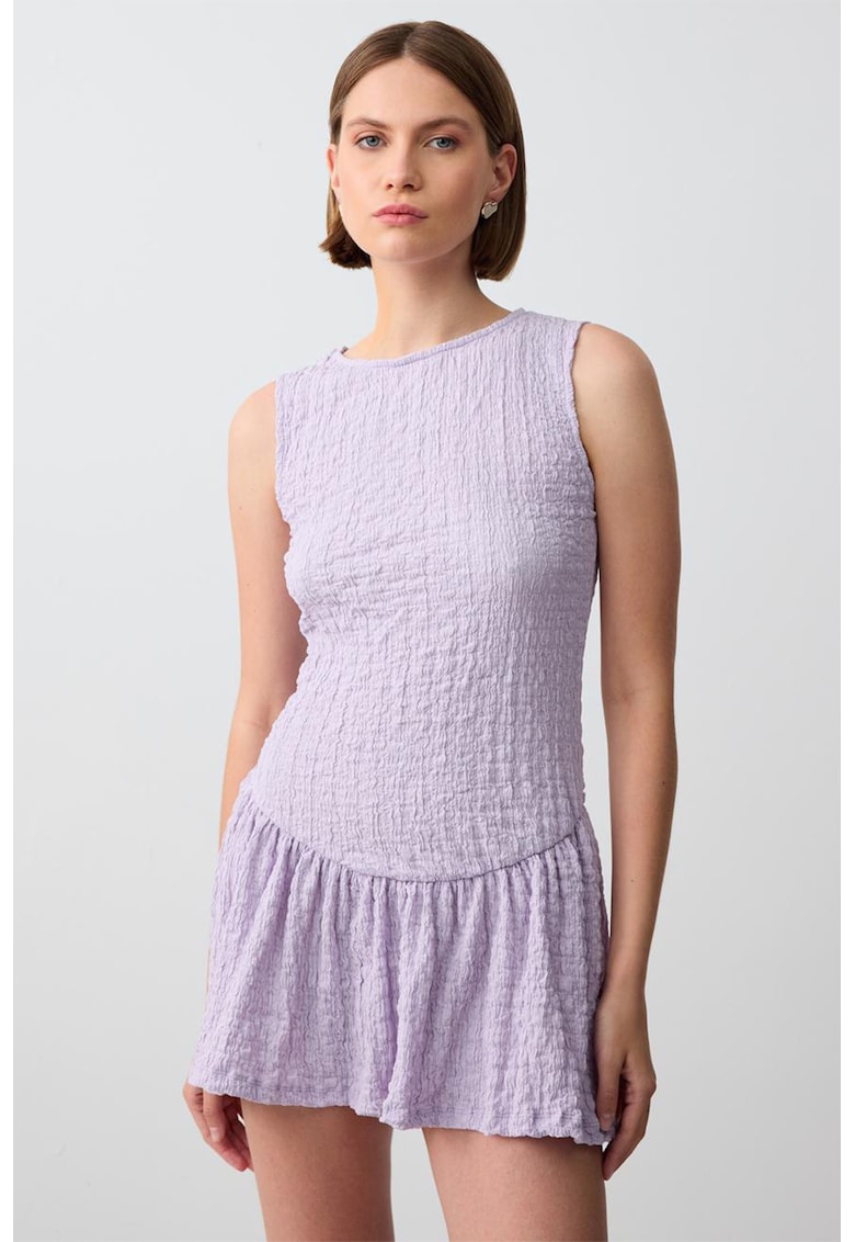 Rochie cambrata texturata cu terminatie cu volane