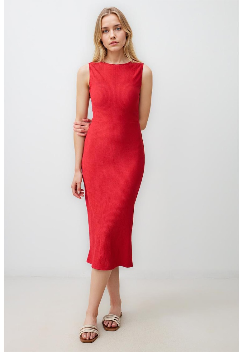 Rochie midi cambrata cu aspect texturat