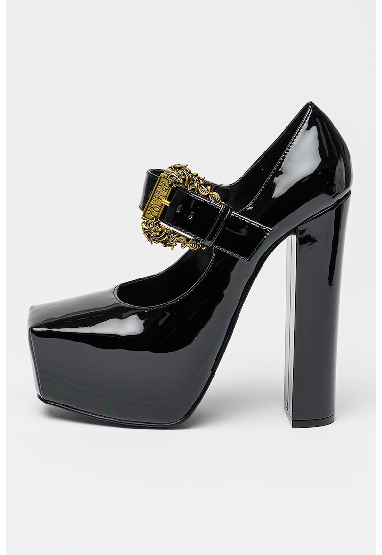 Pantofi cu aspect lacuit si toc masiv
