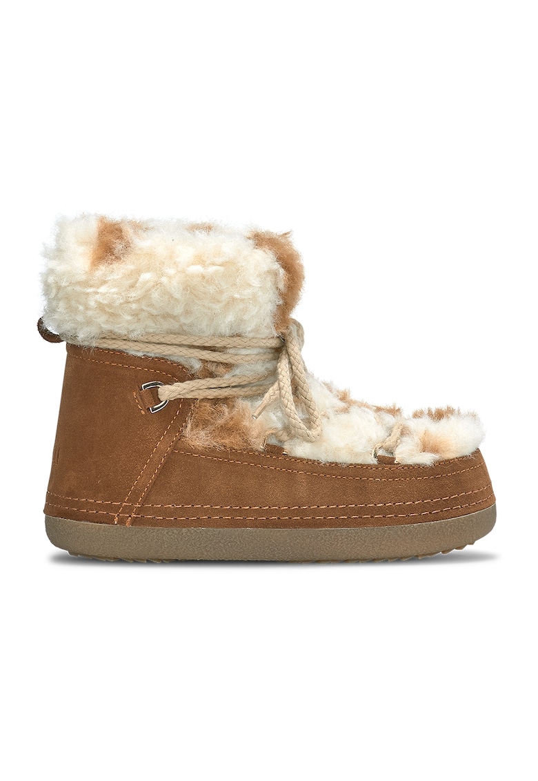 Ghete cu garnituri de piele