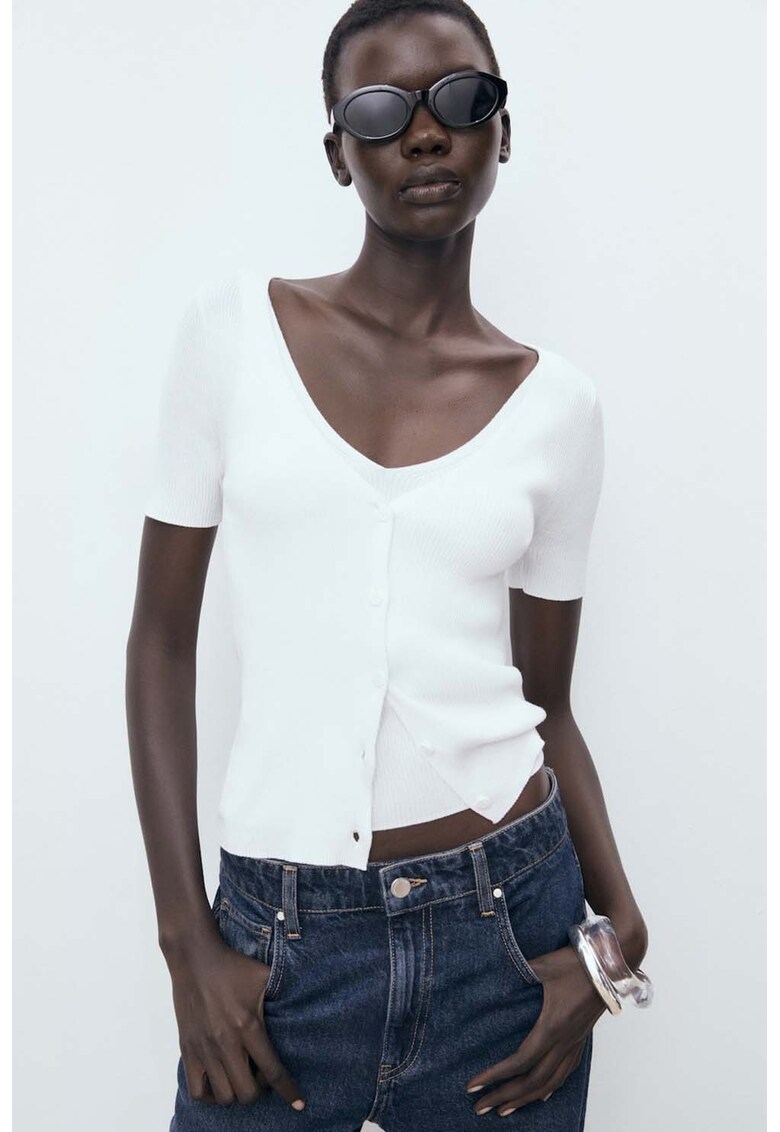 Pulover cu decolteu in V si maneci scurte