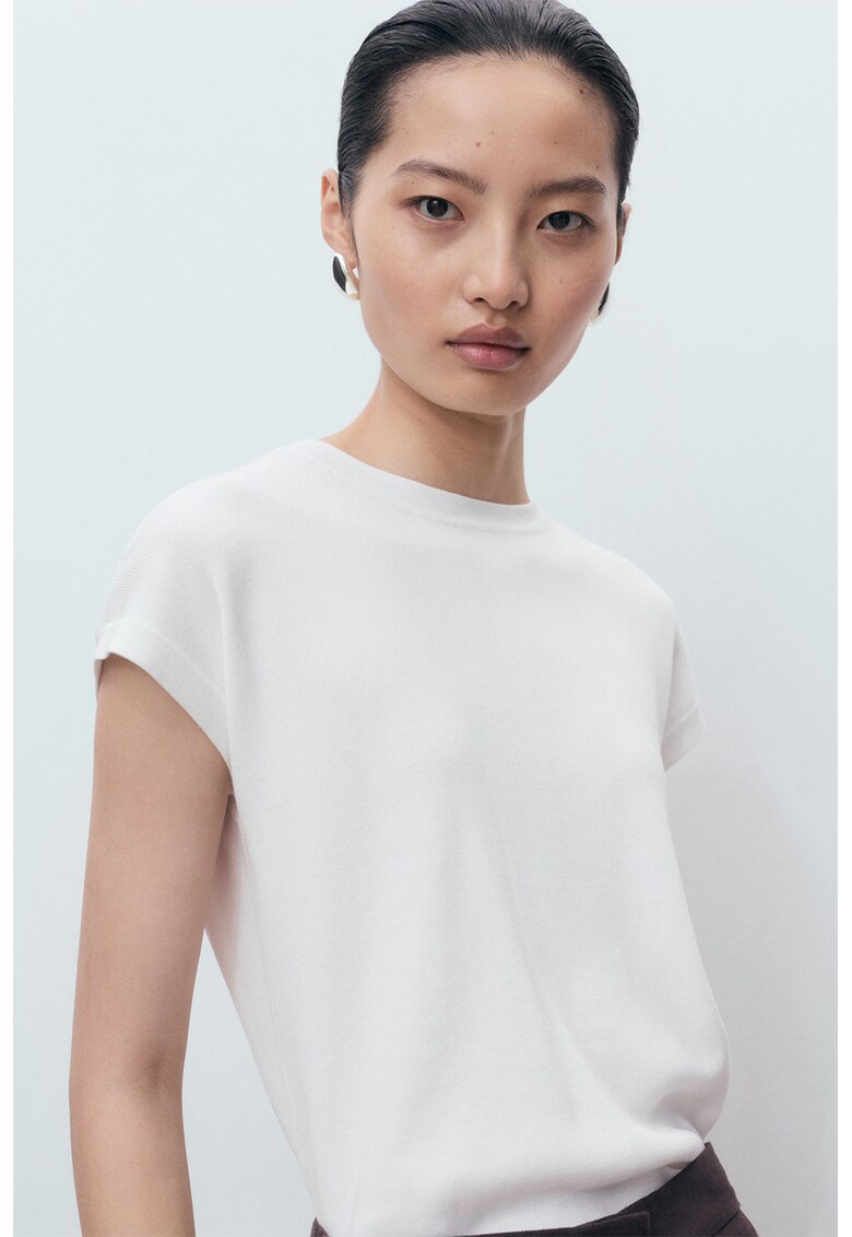 Pulover tricotat fin cu maneci scurte