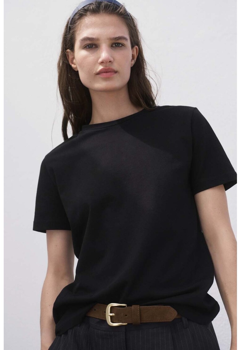 Tricou uni cu decolteu la baza gatului - Negru