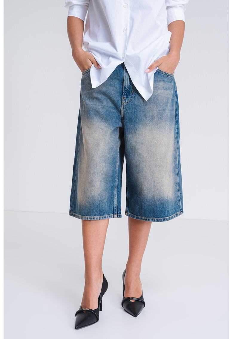 Blugi trei sferturi cu aspect decolorat