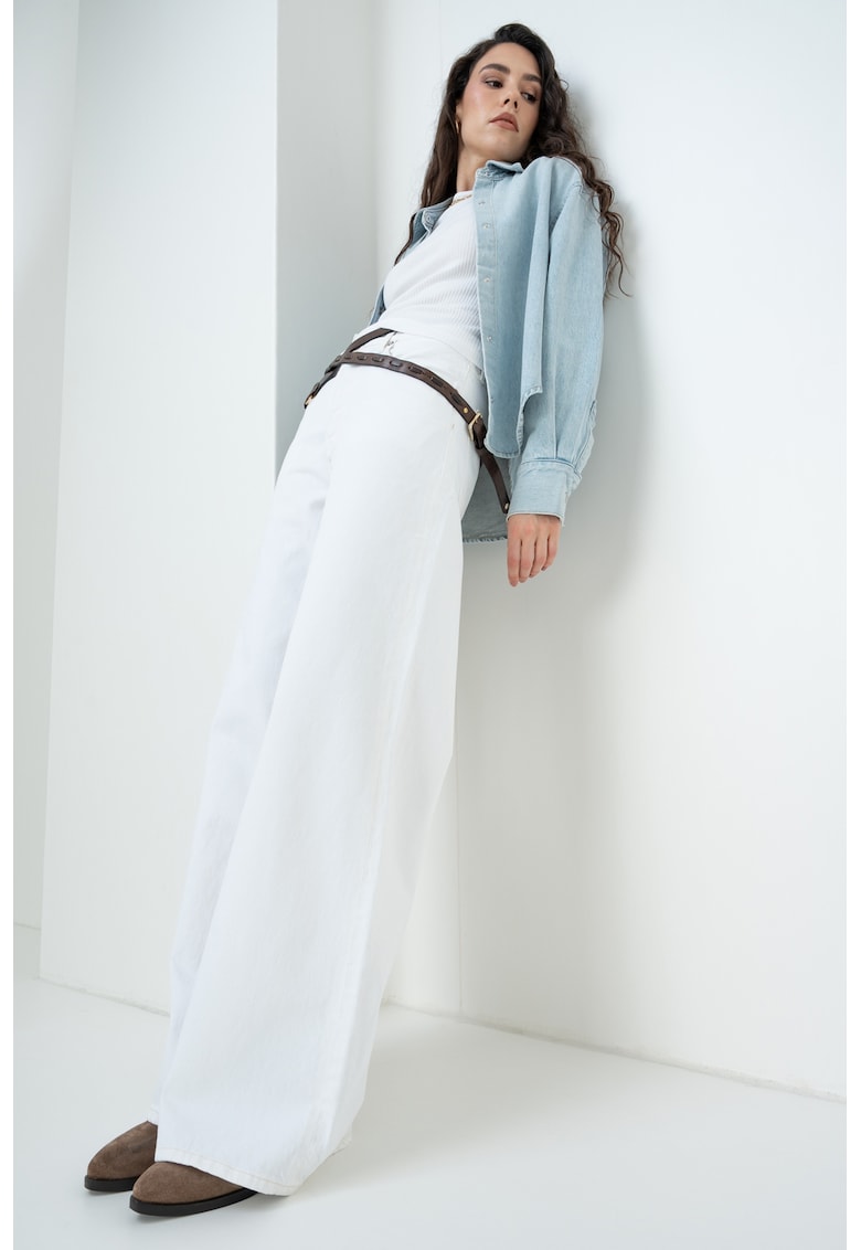 Blugi cu croiala ampla Blugi cu croiala ampla