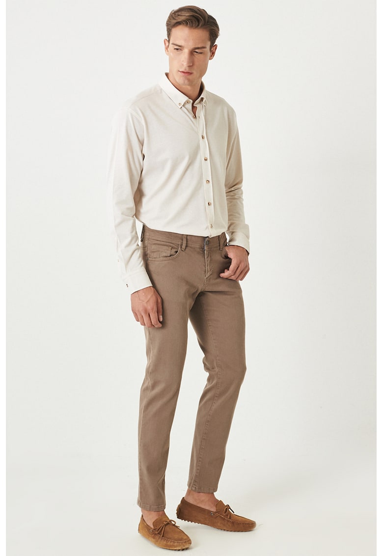 Blugi cu buzunare si talie medie