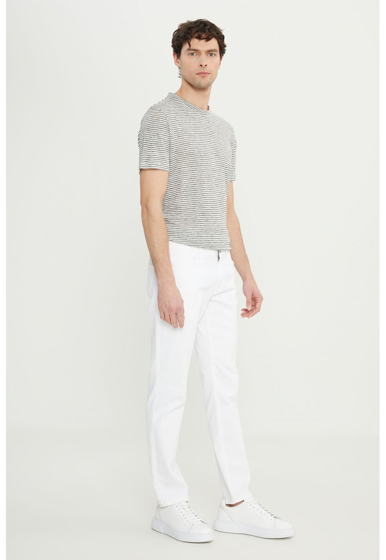 Blugi cu buzunare si talie medie