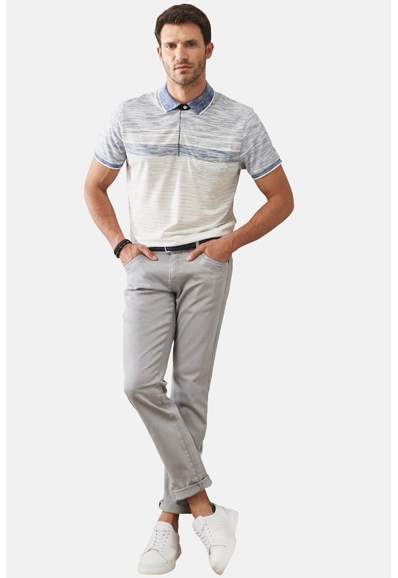 Blugi cu buzunare si talie medie