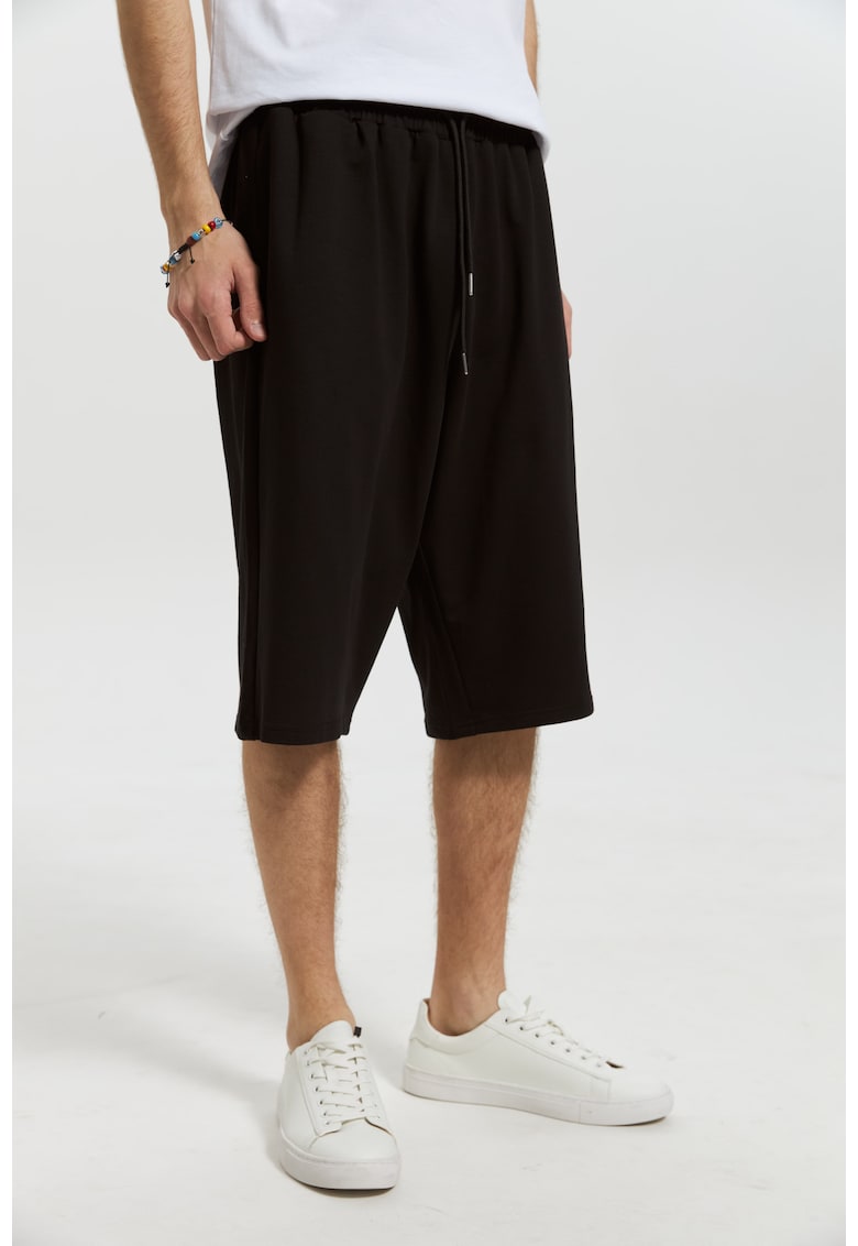 Pantaloni scurti pentru barbati