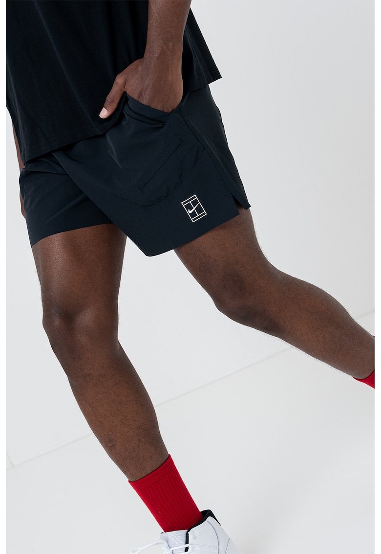Pantaloni scurti cu banda elastica in talie si buzunare laterale - Negru