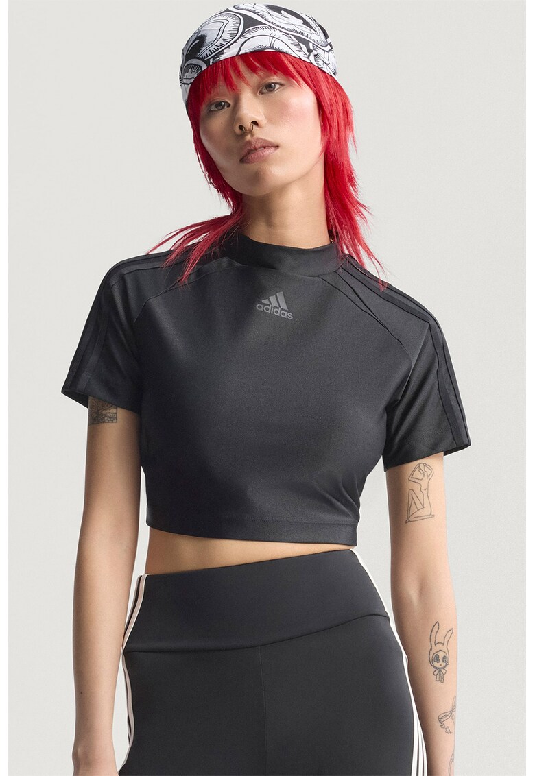 Tricou crop cu guler inalt