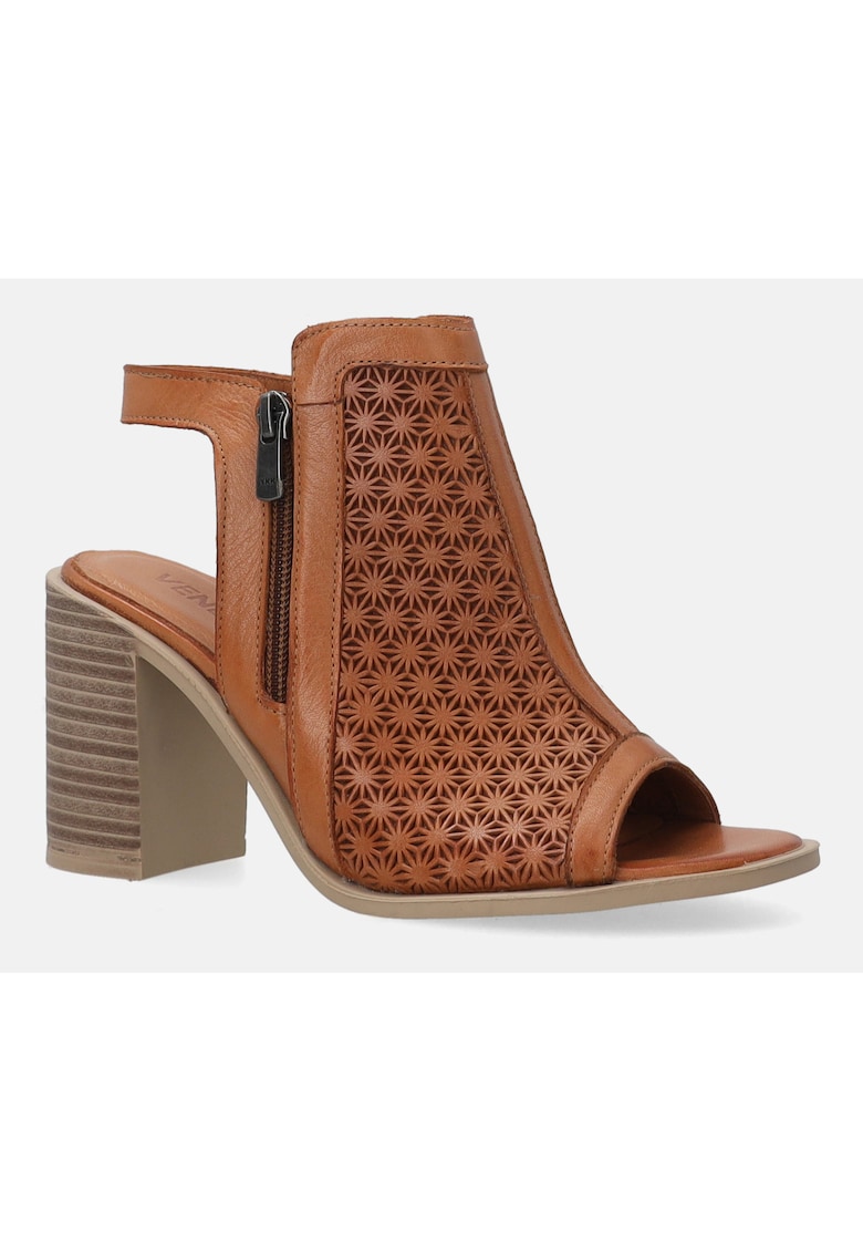 Sandale cu varf decupat