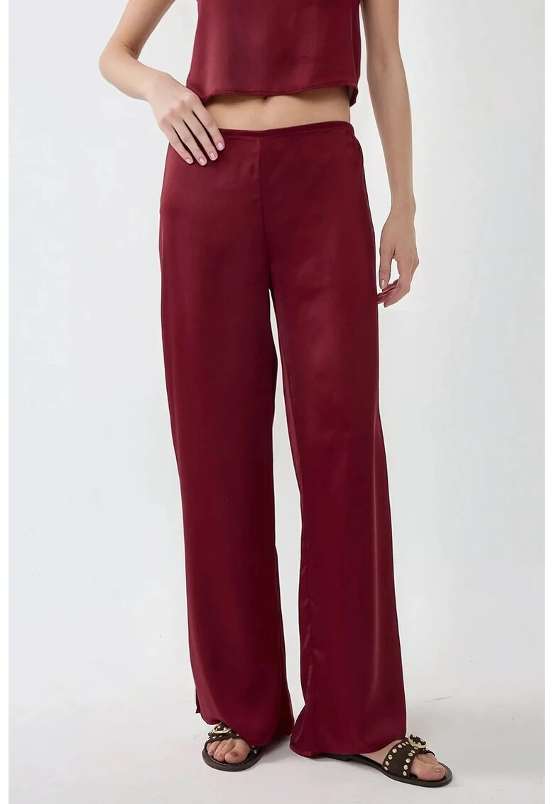 Pantaloni pentru dama - largi - satin - rosu