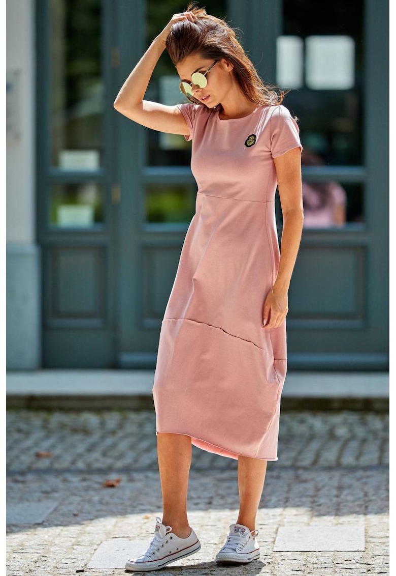 Rochie cu maneci scurte si decolteu rotund Rochie cu maneci scurte si decolteu rotund