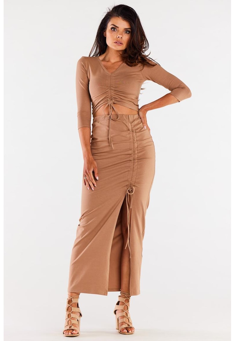 Fusta cu detalii moderne Fusta cu detalii moderne