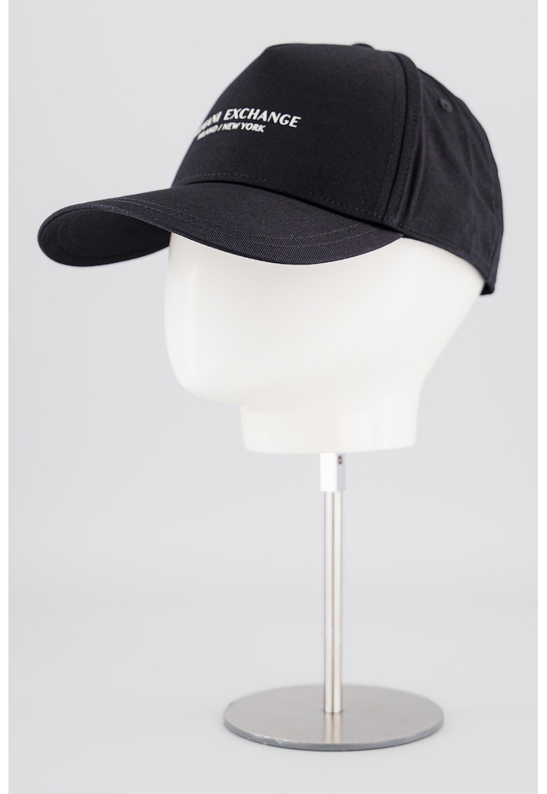 Sapca cu cozoroc curbat