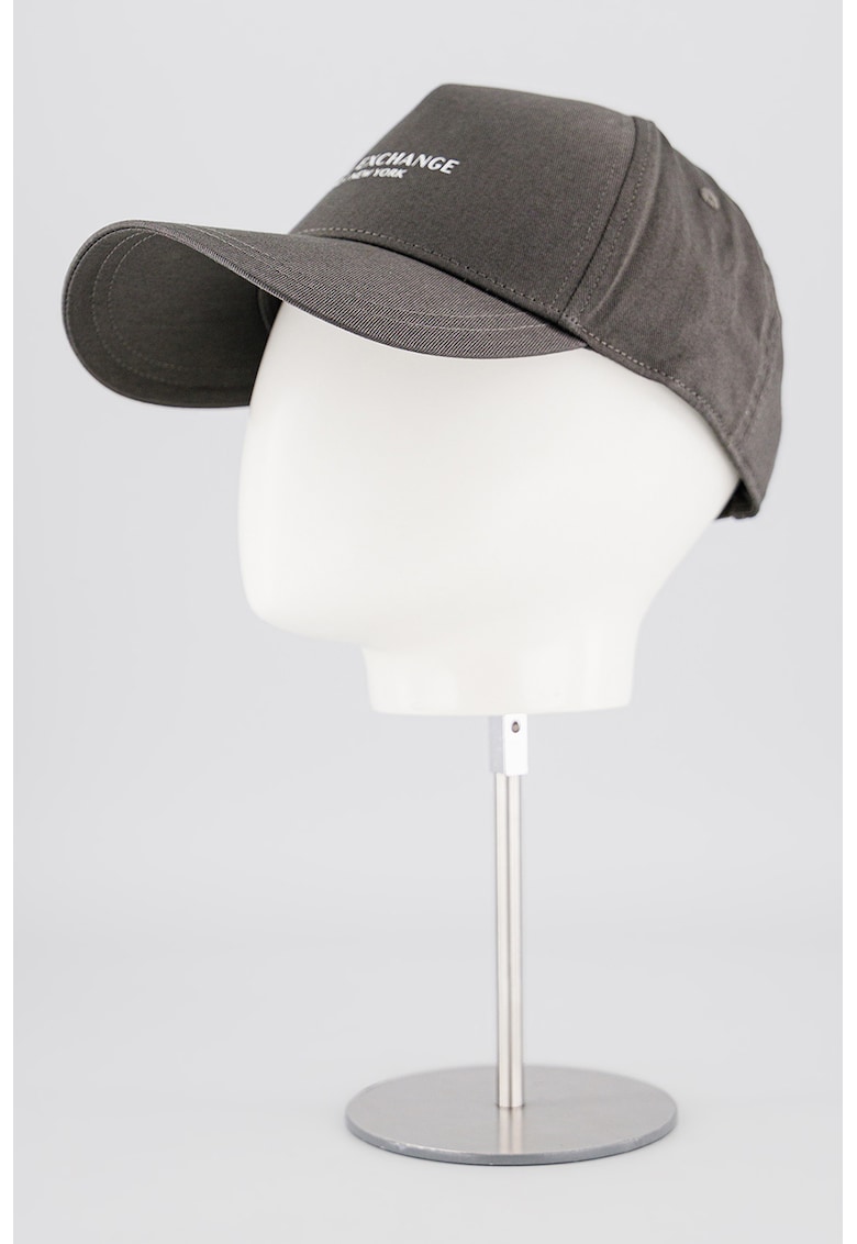 Sapca cu cozoroc curbat