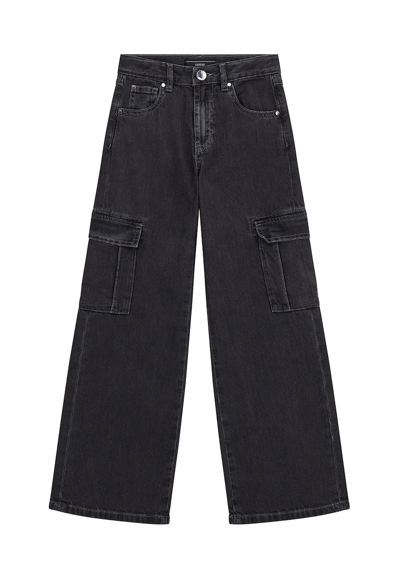 Blugi cu croiala ampla si buzunare cu clapa