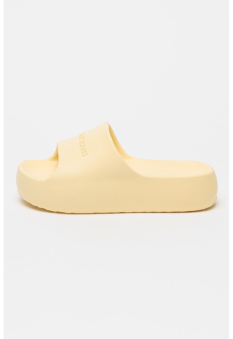 Papuci cu aspect masiv si model uni