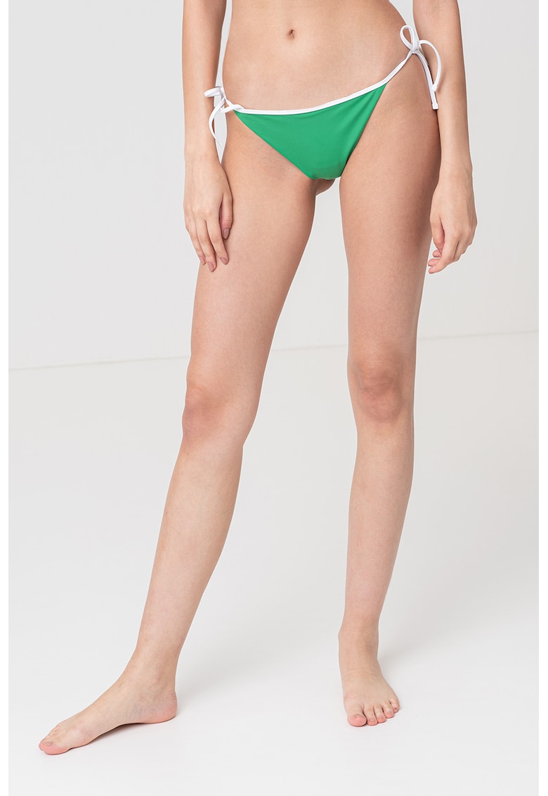 Slip brazilian cu snururi laterale Slip brazilian cu snururi laterale