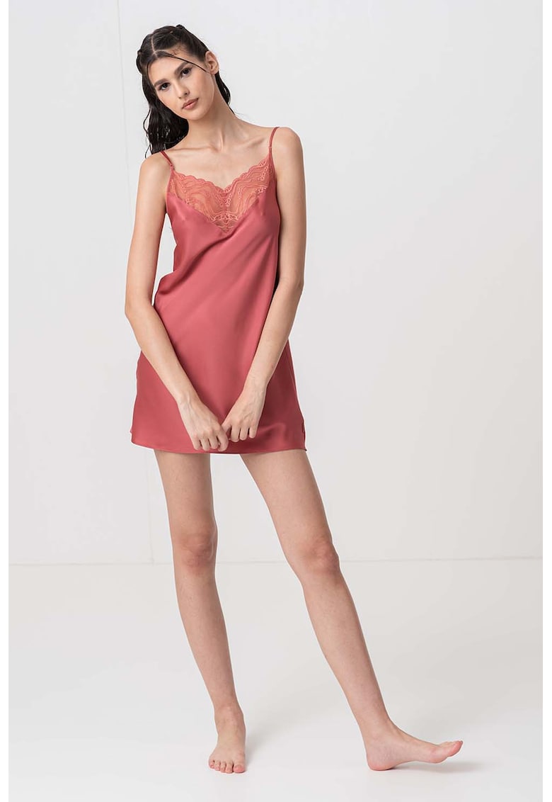 Neglijeu cu garnituri de dantela