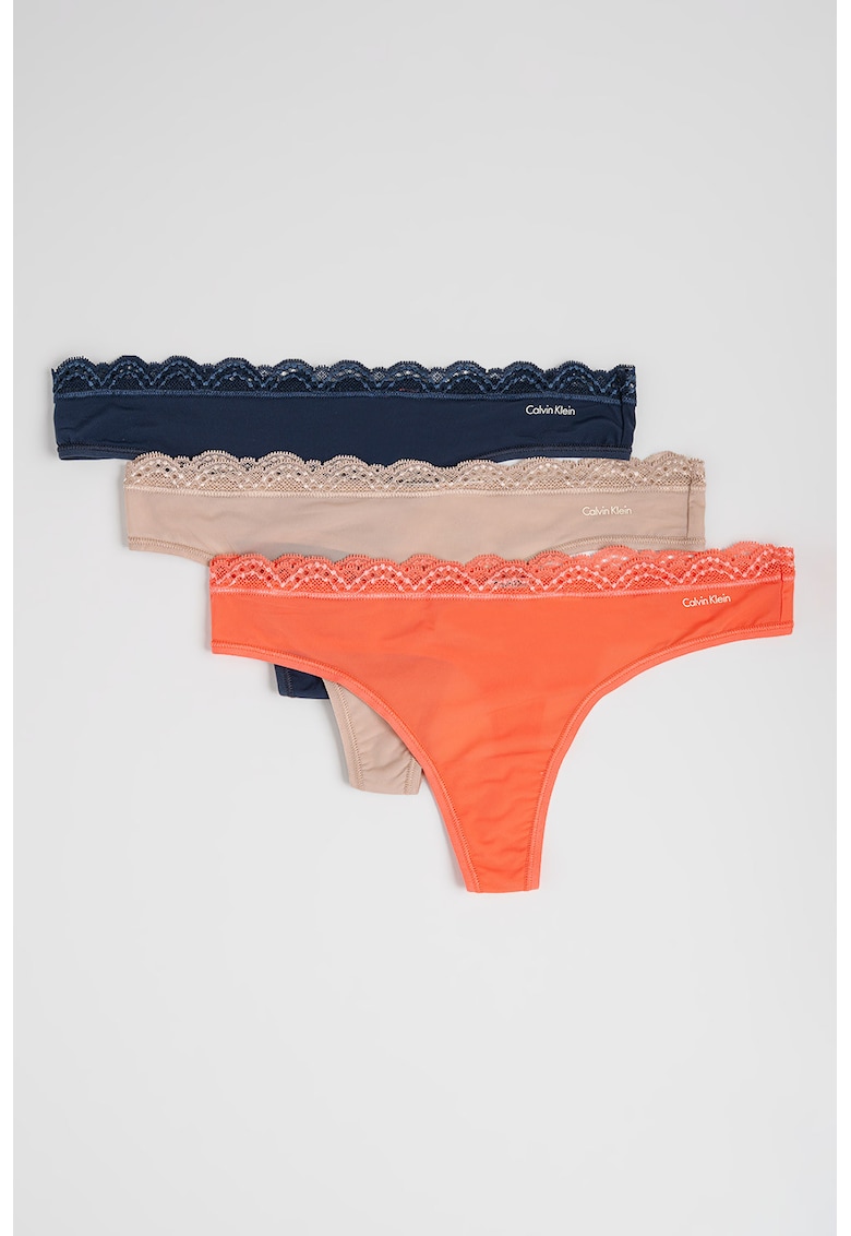 Set de chiloti tanga cu dantela - 3 perechi Set de chiloti tanga cu dantela - 3 perechi