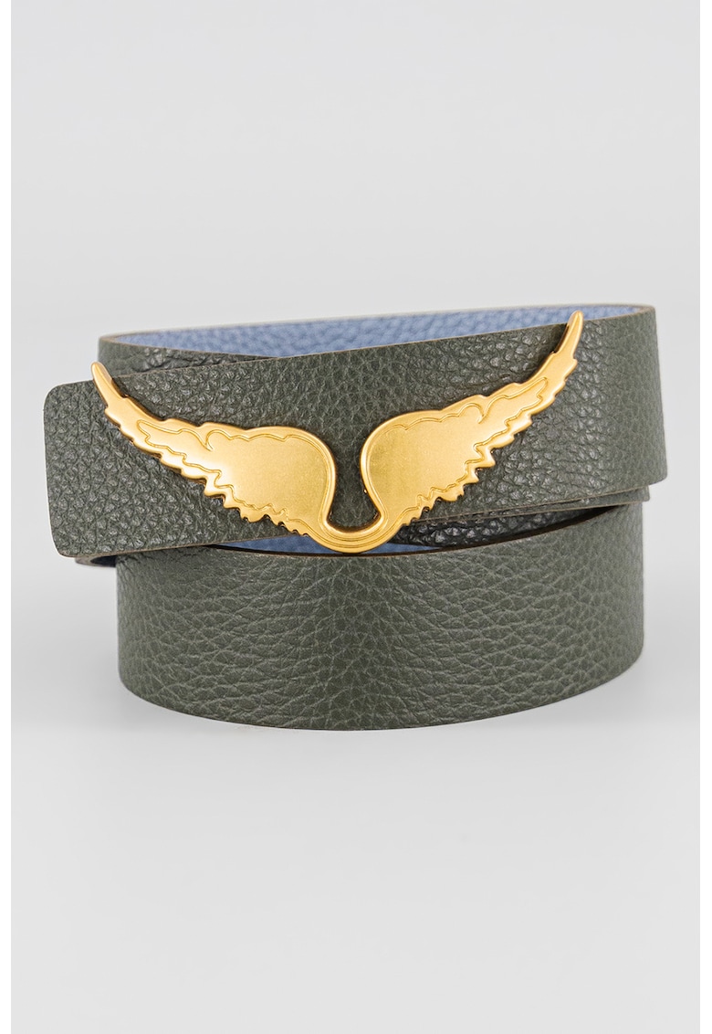 Curea de piele cu o catarama metalica Curea de piele cu o catarama metalica