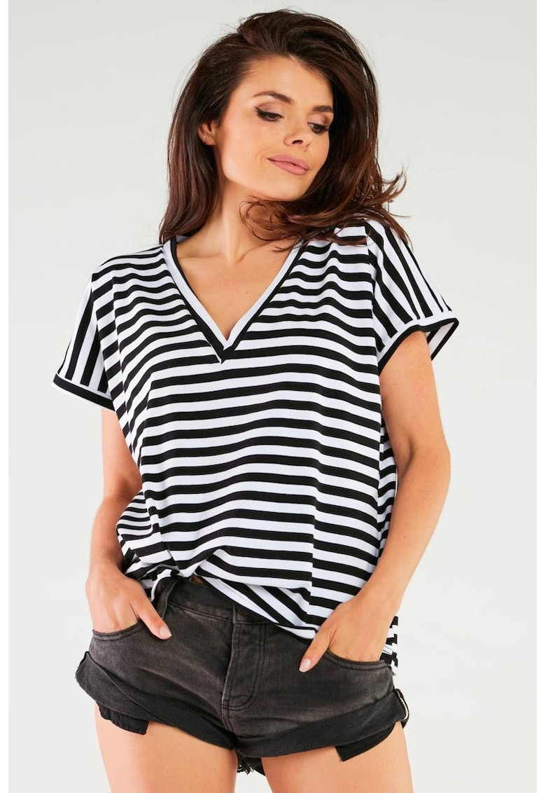 Bluza cu decolteu in V si croiala lejera -