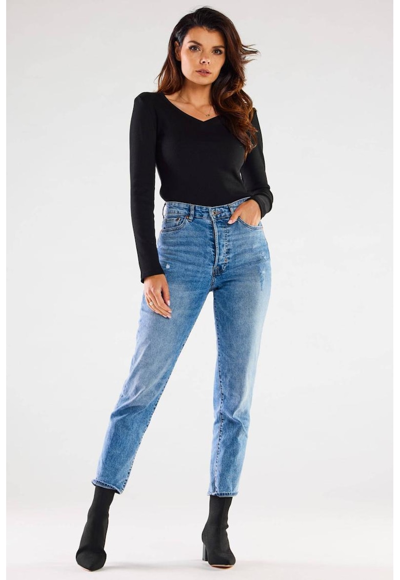 Bluza cu decolteu in V si croiala slim fit