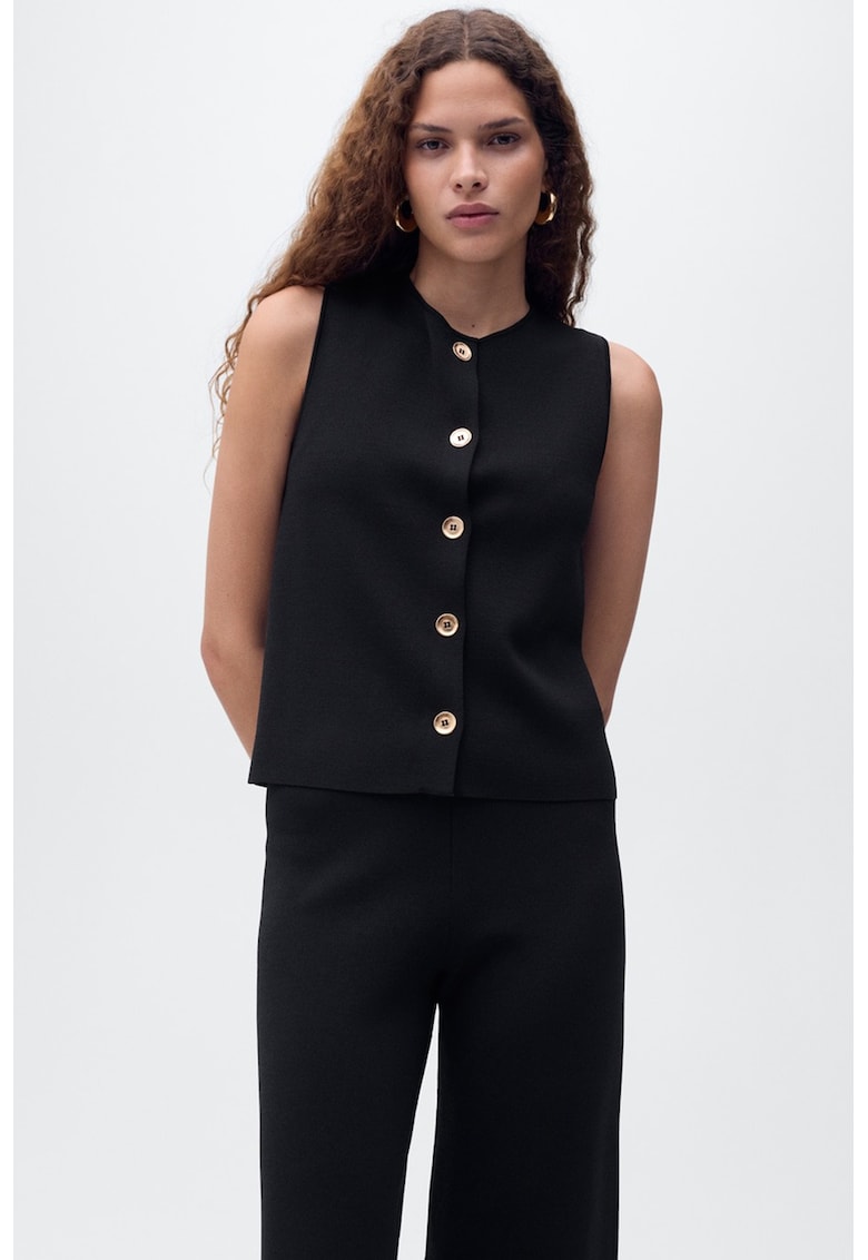 Vesta tricotata cu nasturi