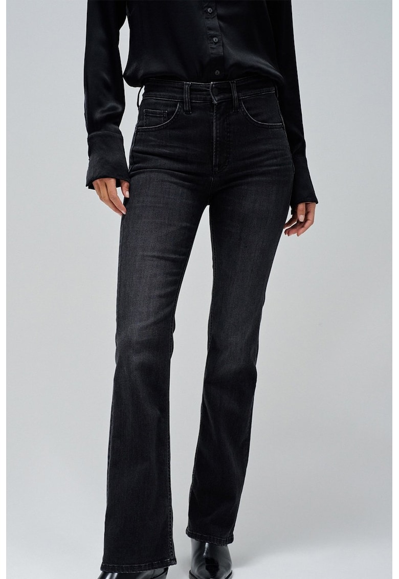 Blugi evazati cu model uni