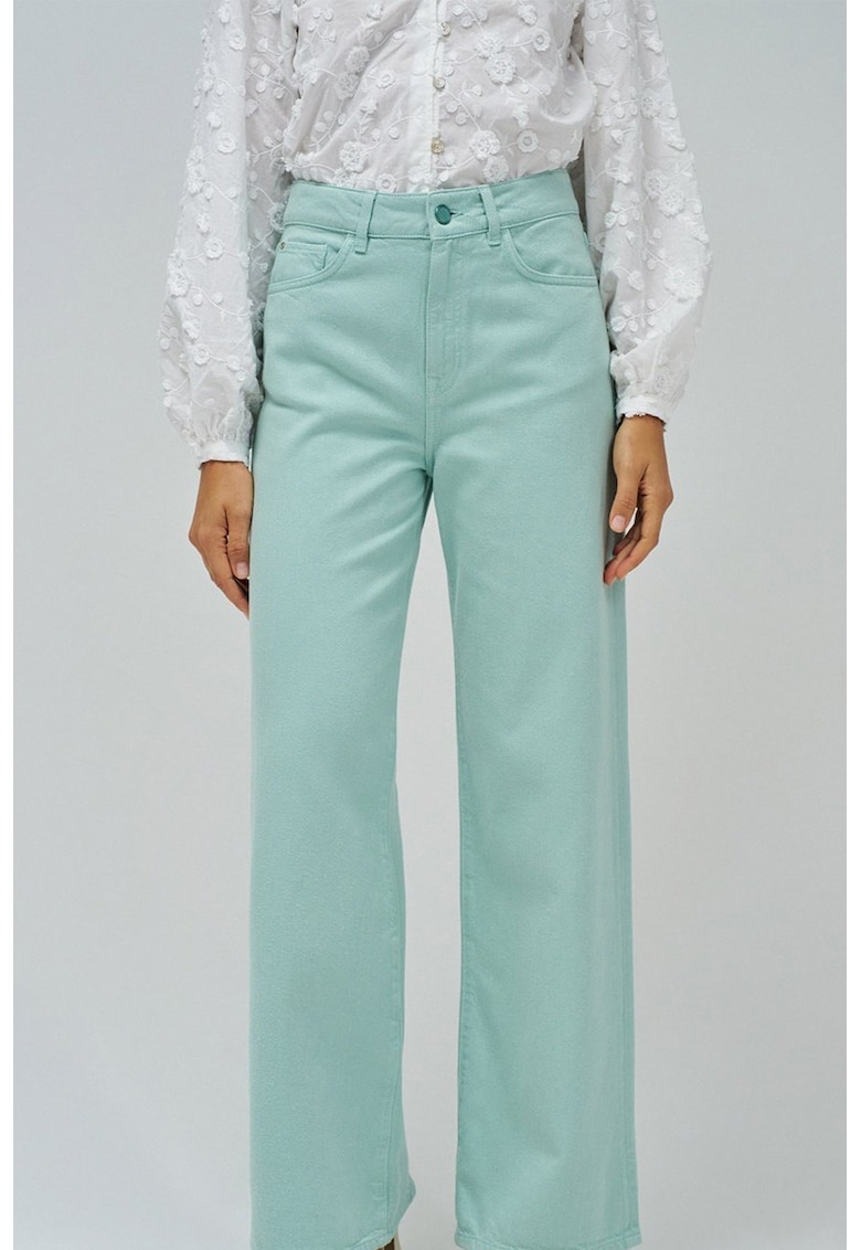 Blugi lungi cu croiala ampla