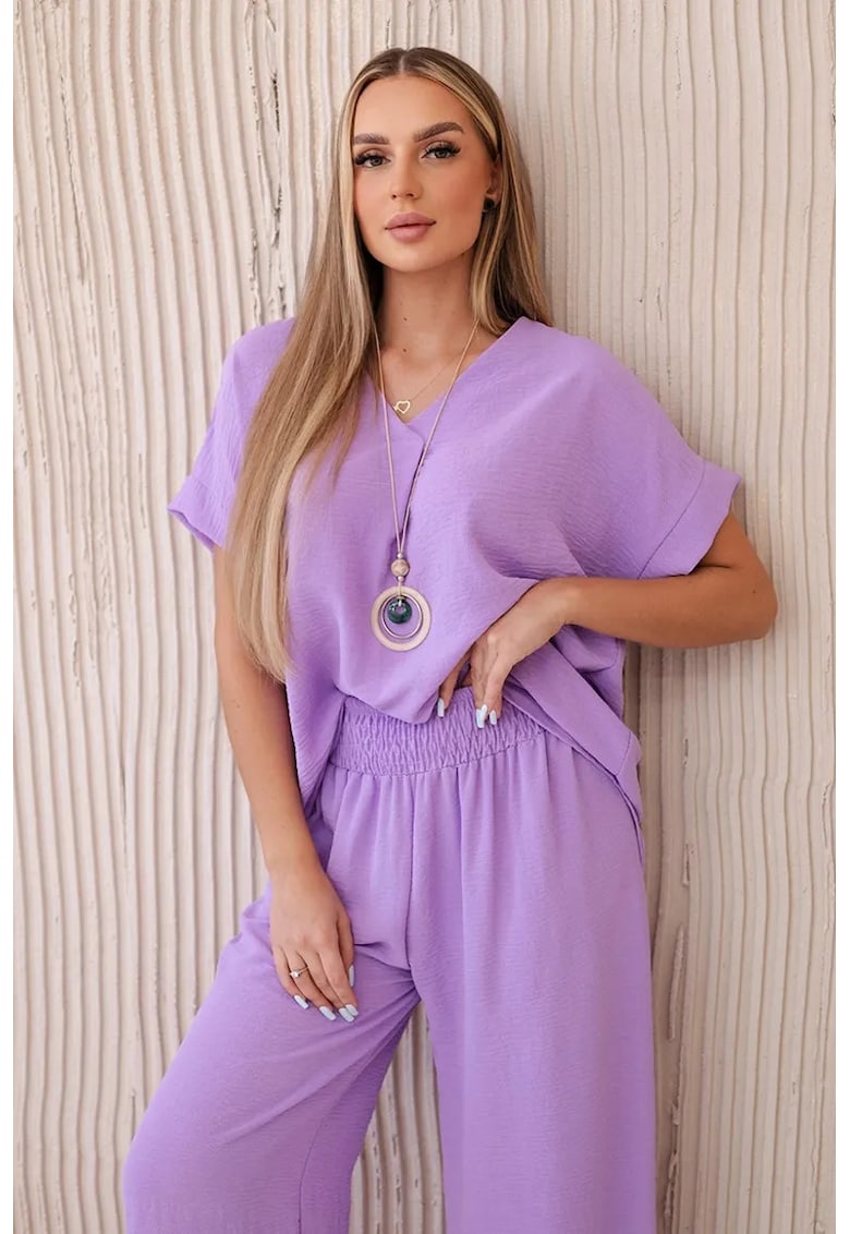 Set de bluza lejera cu colier si pantaloni -