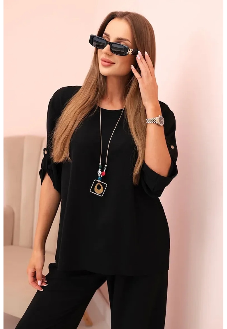 Set de bluza lejera cu colier si pantaloni -