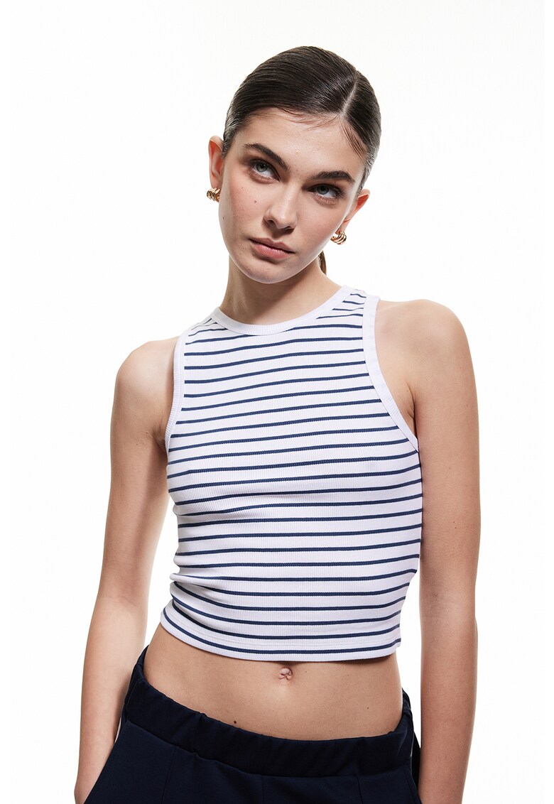 Top crop cu model in dungi - Alb/Negru