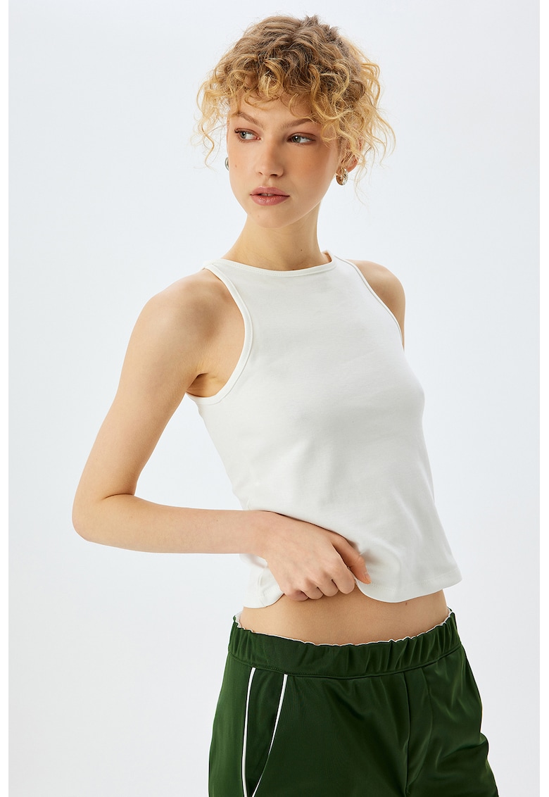 Top slim fit cu decolteu la baza gatului