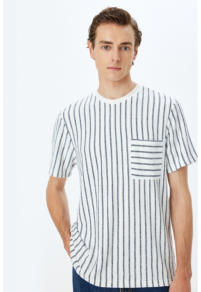 Tricou cu buzunar pe piept si dungi Tricou cu buzunar pe piept si dungi
