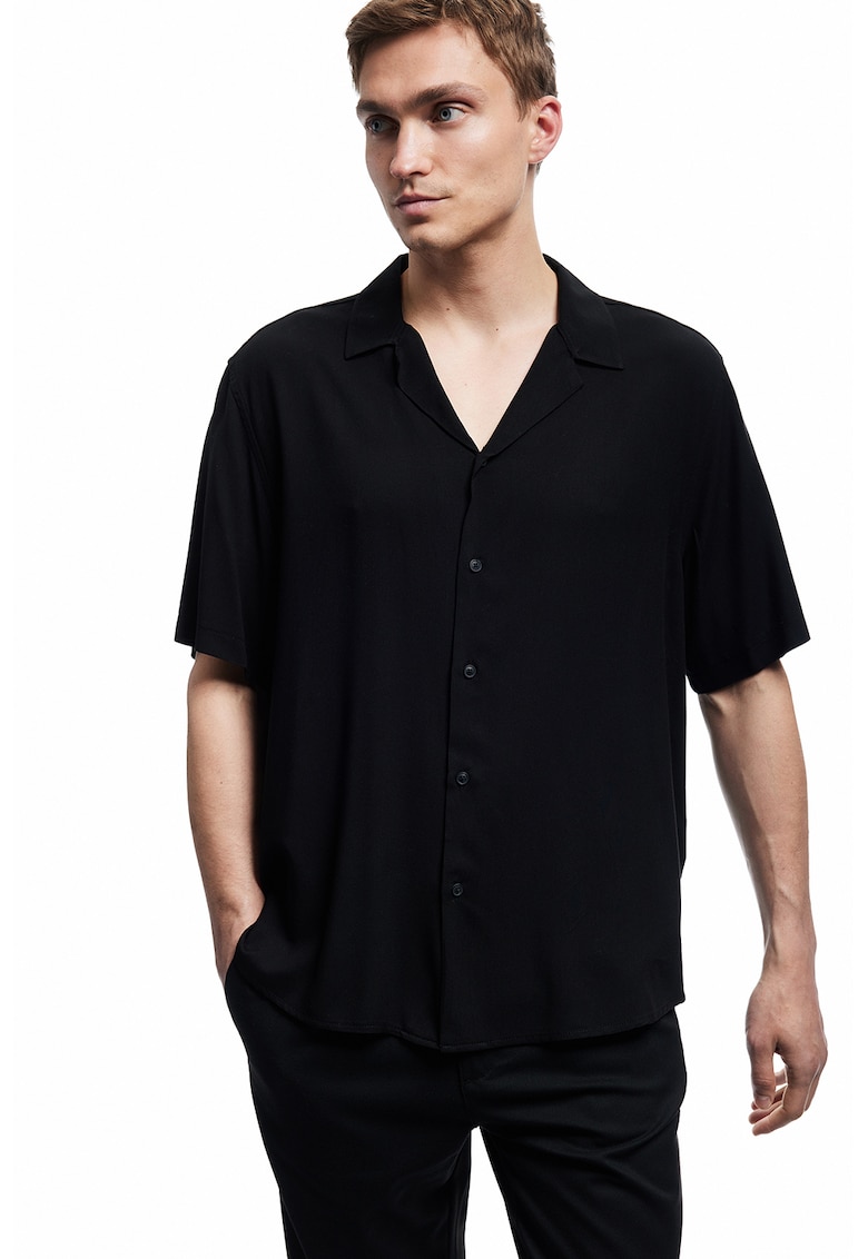 Camasa cu guler si revere