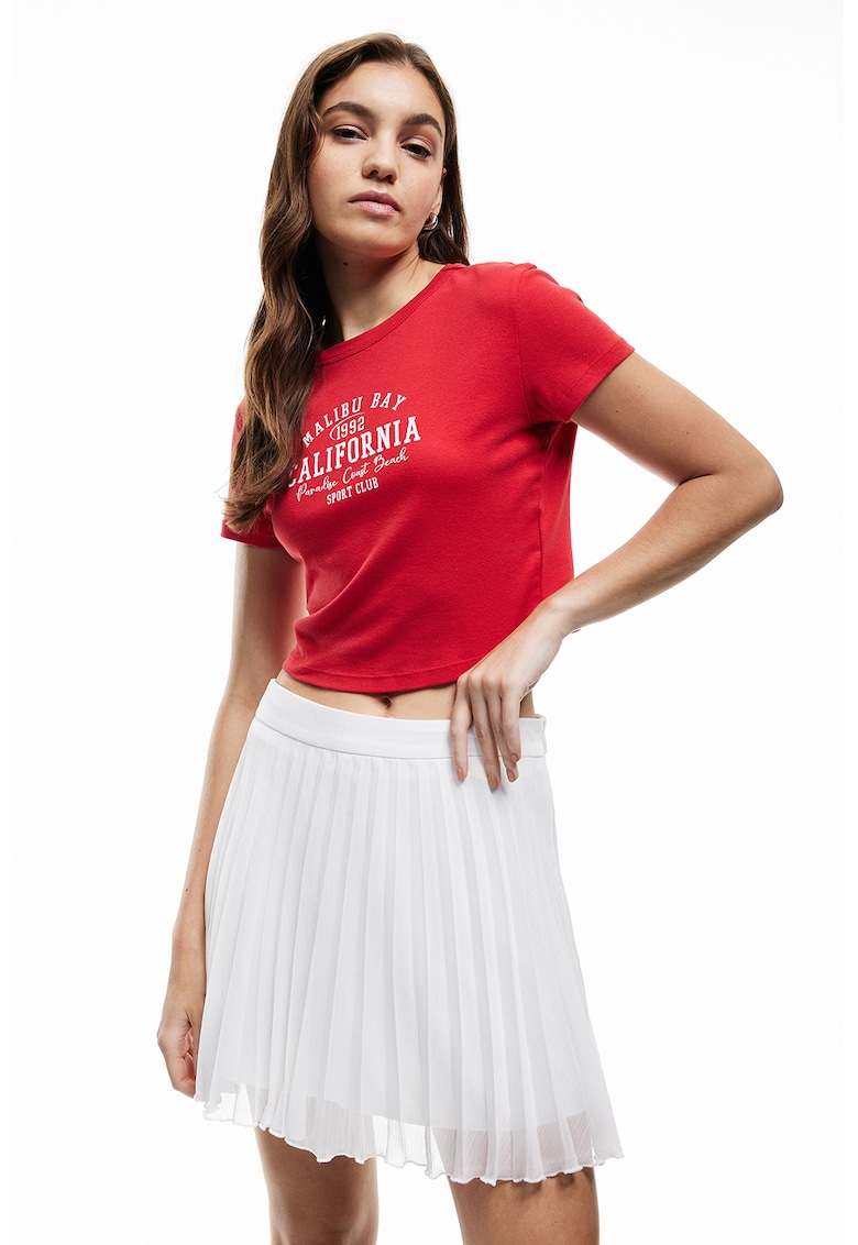 Fusta cu pliuri si talie inalta