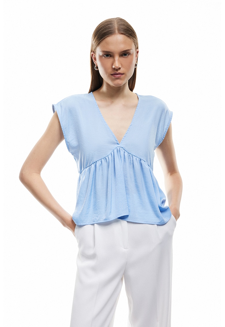 Bluza evazata cu decolteu in V