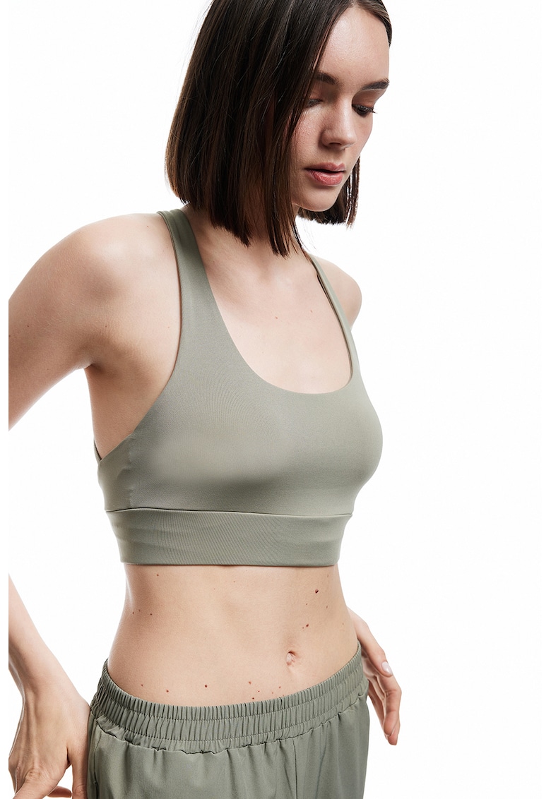 Bustiera cu burete si bretele incrucisate pe spate