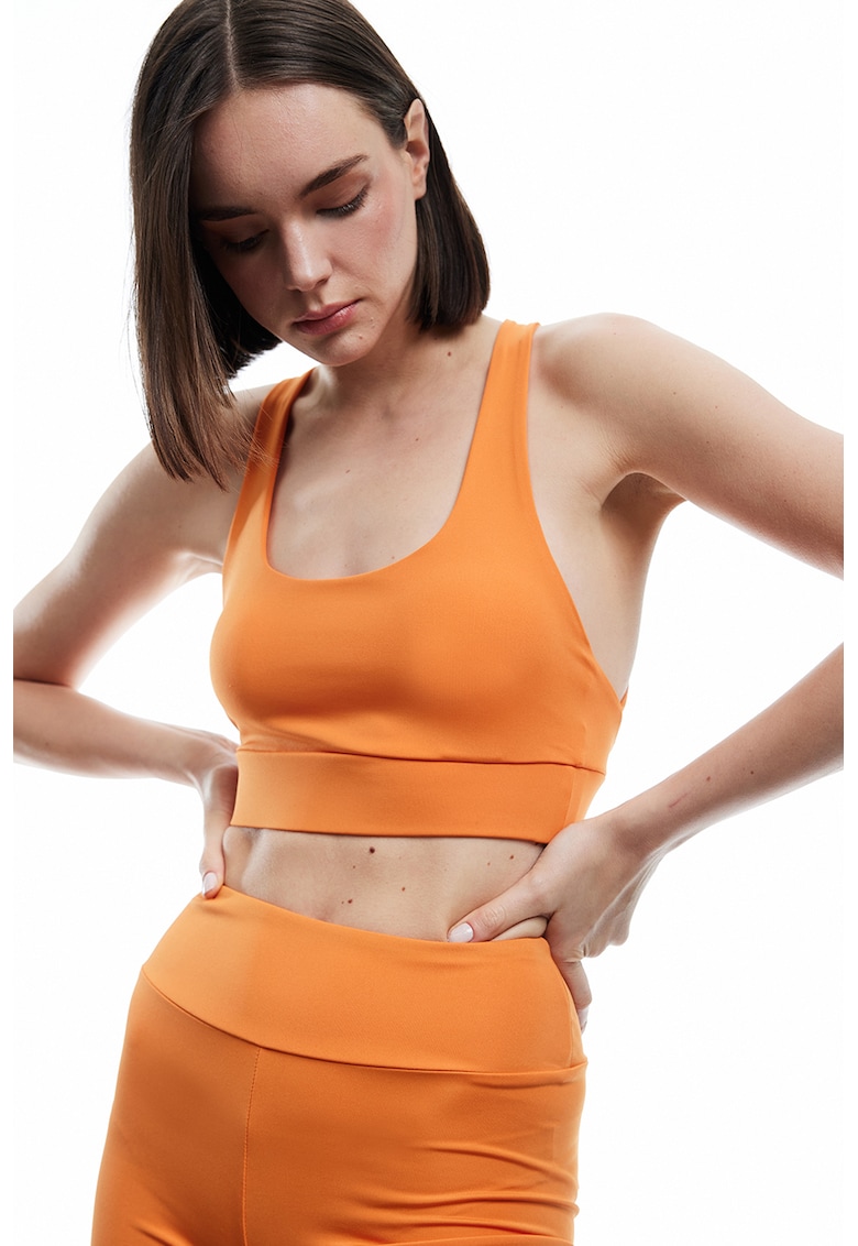 Bustiera cu burete si bretele incrucisate pe spate